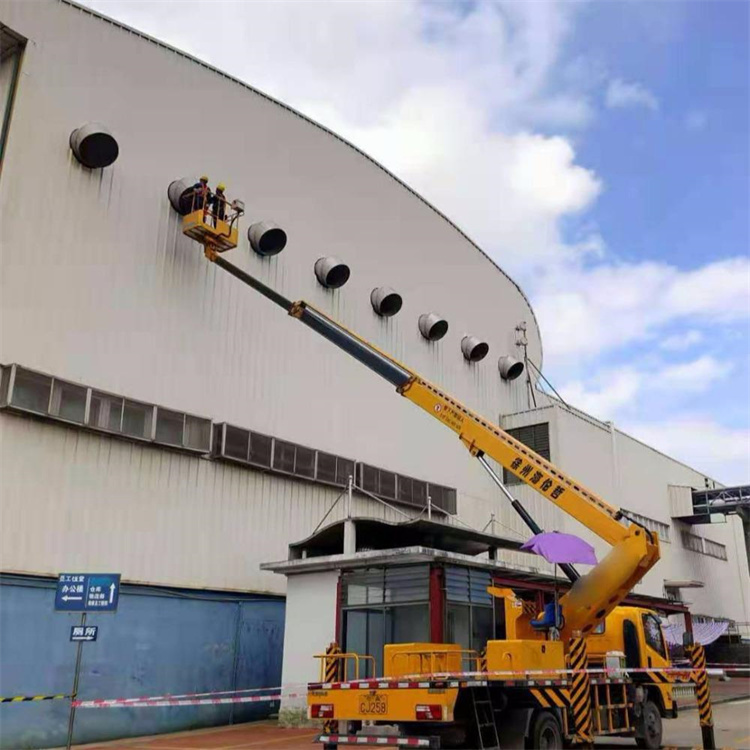 安徽高空作业车出租服务：专业广告牌安装解决方案